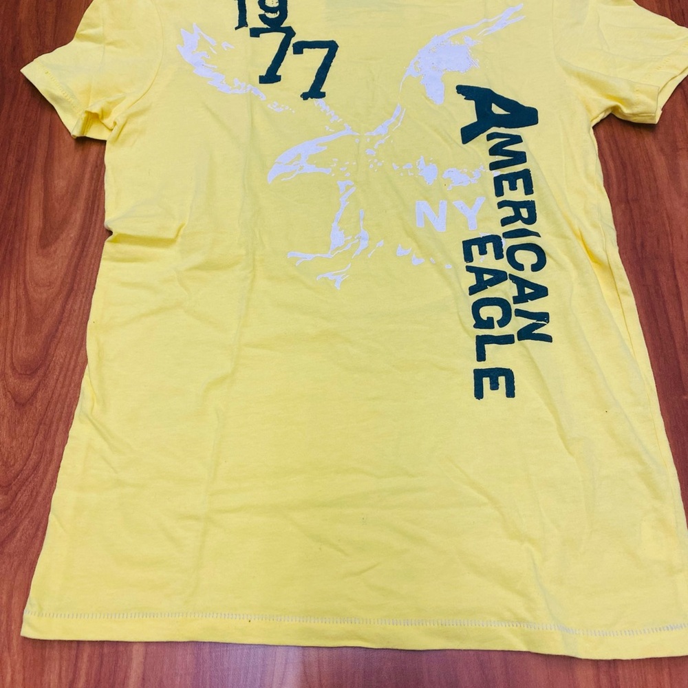 American Eagle Outfitters Yellow Tee with Navy Graphic